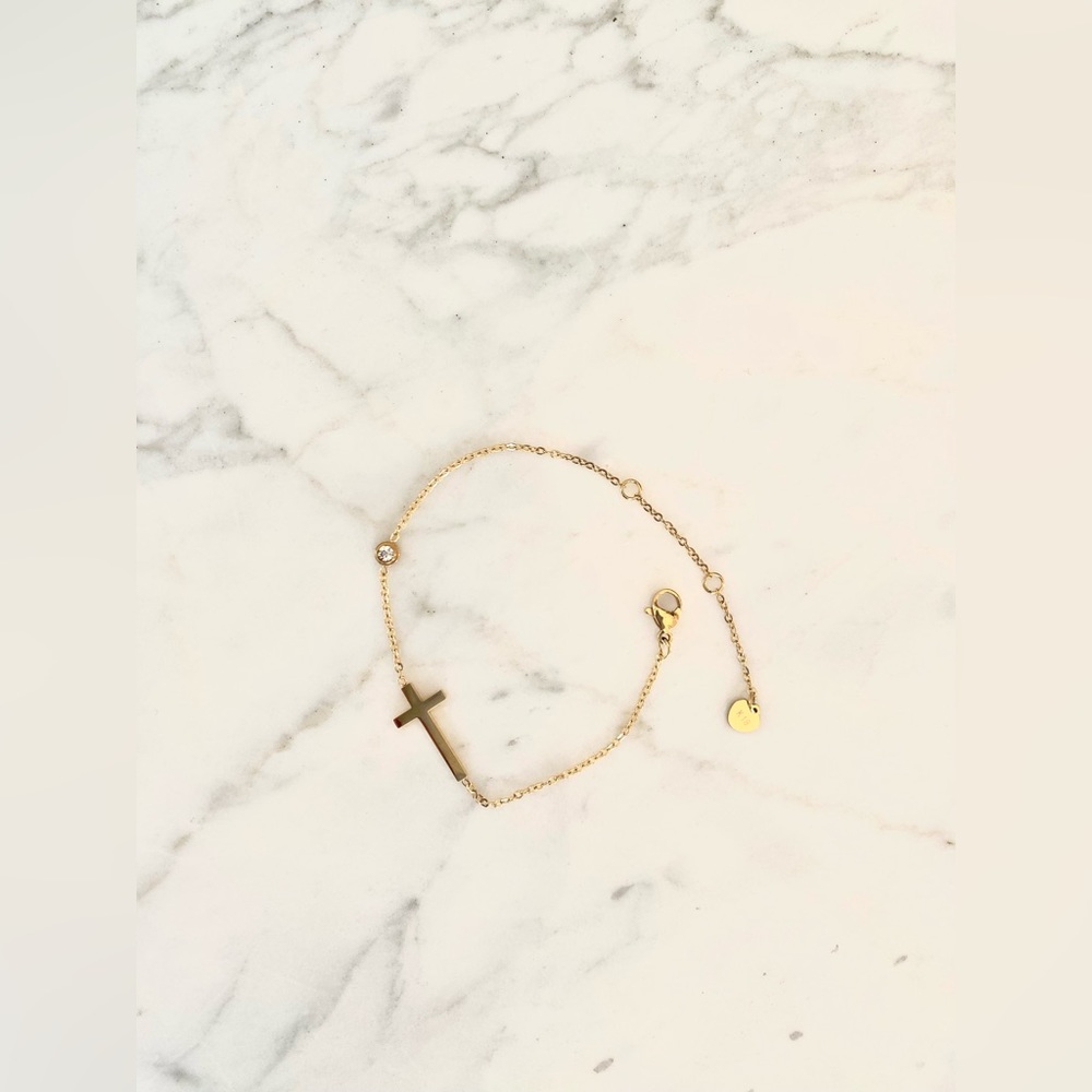Cross Bracelet (18k gold)